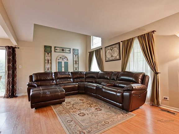 4th image of 213 Butternut Ln #213