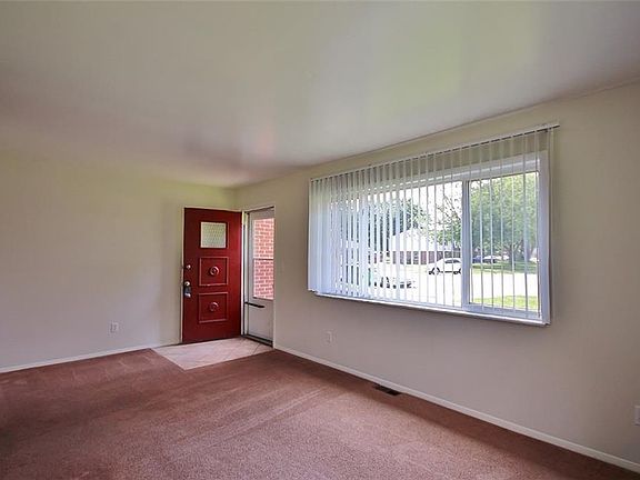 2nd image of 1100 Cambridge Ct