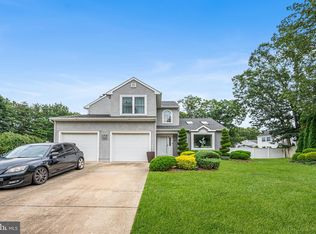 16 Carr Ln, Sicklerville, NJ 08081