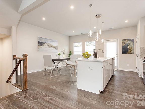 4th image of 657 Uwharrie River Rd