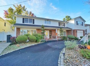 90 Carnegie Ave, Staten Island, NY 10314