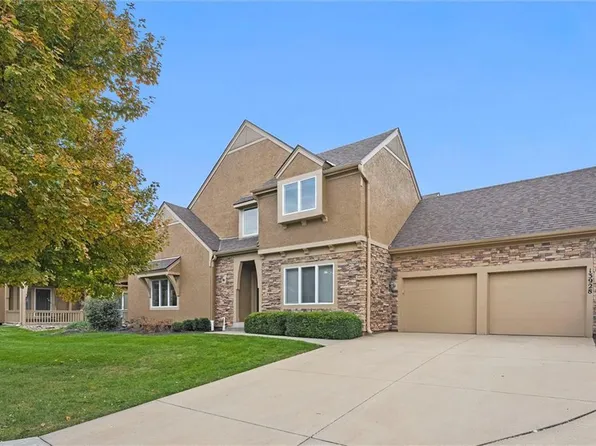 13928 S Summit St, Olathe, KS 66062