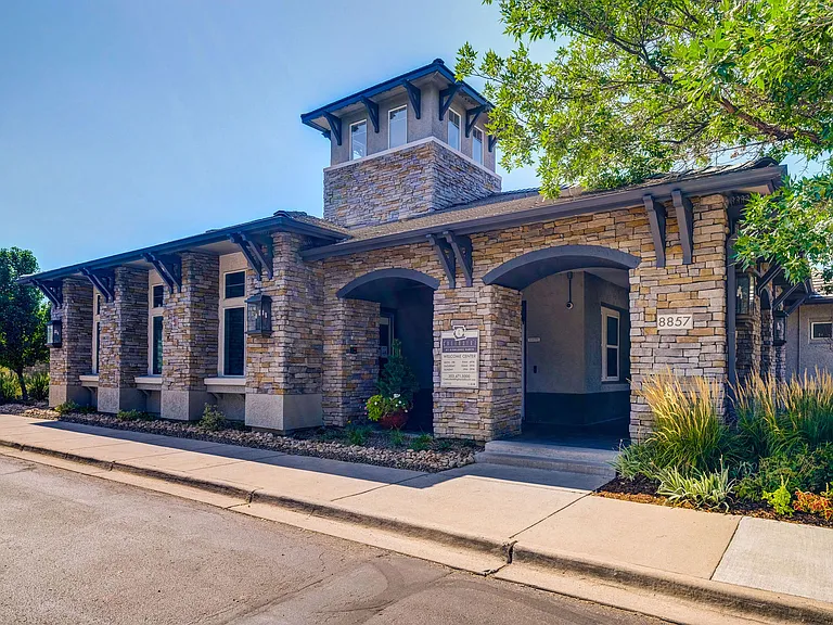 Creekside at Highlands Ranch — Photo 23