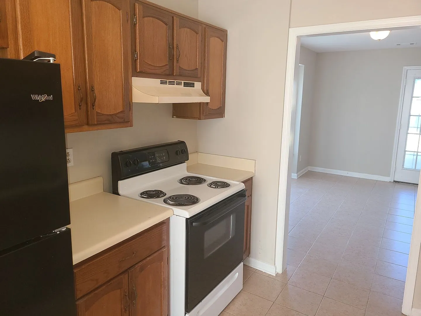 Welcome Home to Comfort and Convenience! — Photo 3