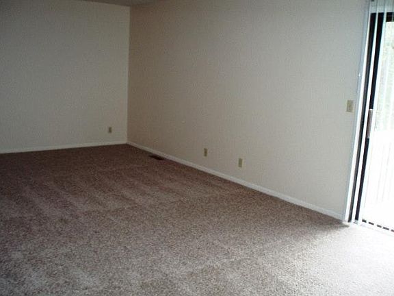 4th image of 12666 Felch St