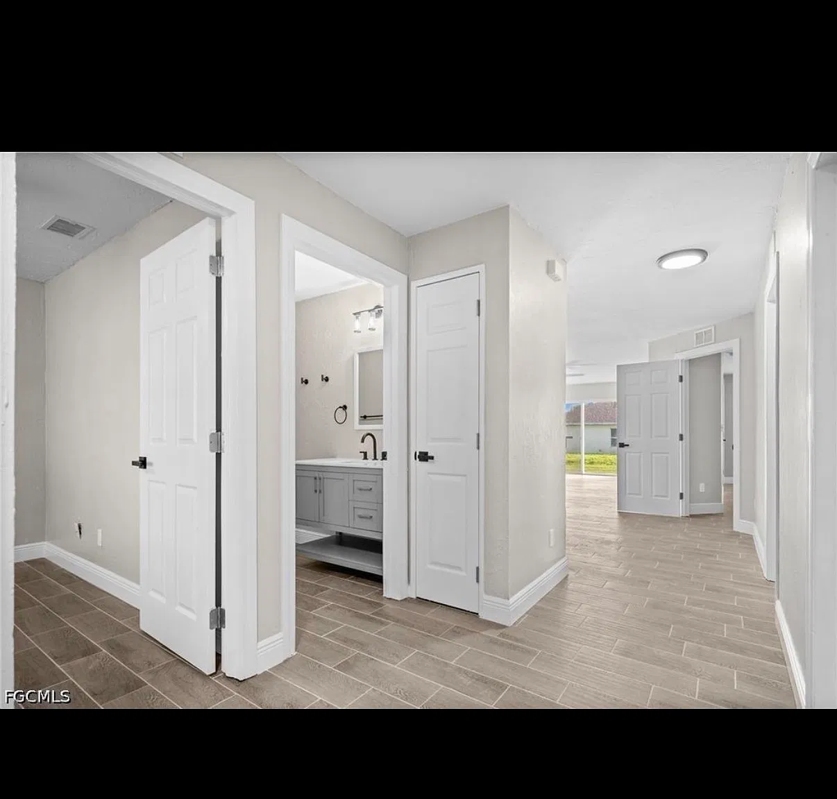 3 bed, 1450 sqft, $2,000 — Photo 1