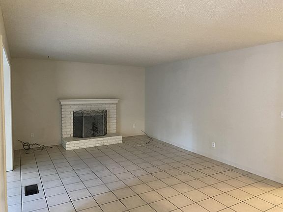 2nd image of 2212 Vera Cruz Dr #1