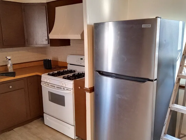 403 E Wallace Ave — Photo 15