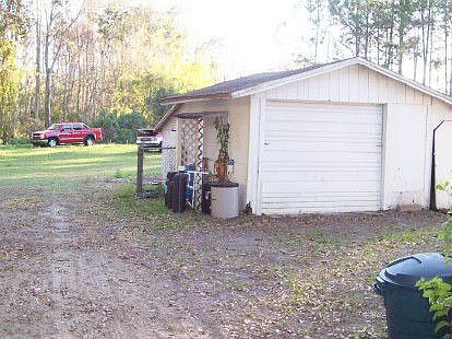 Seperate detached 1 car/workshop