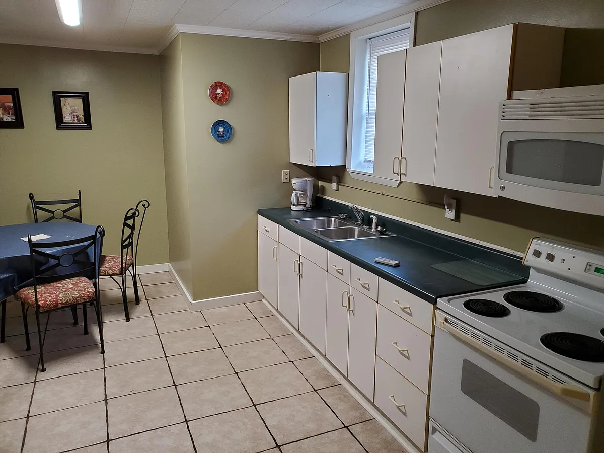 Kitchen - 4822 County Road 75