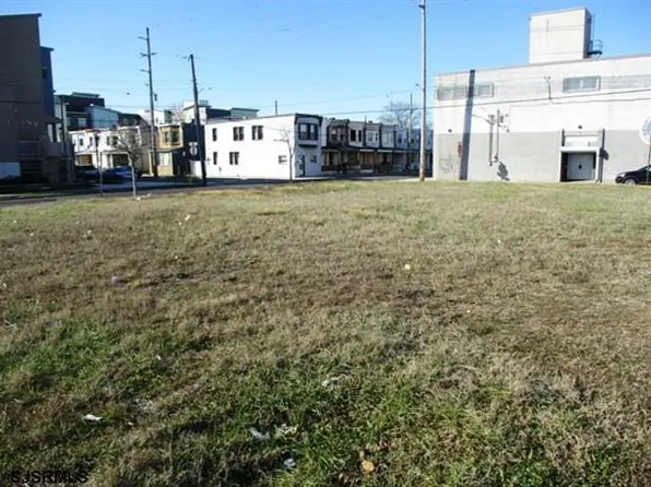 303 N South Carolina Ave, Atlantic City, NJ 08401