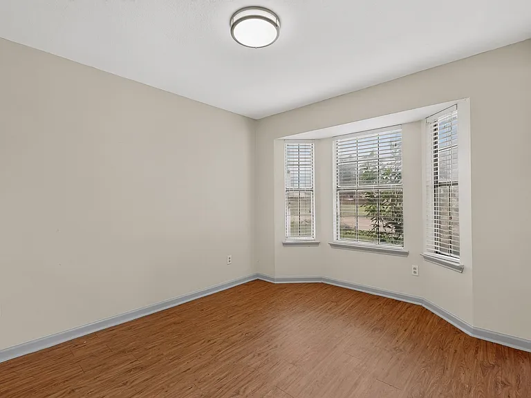 1700 Wheatfield Dr — Photo 28