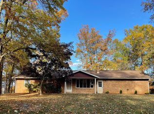 6698 Jackson Dr, Seven Valleys, PA