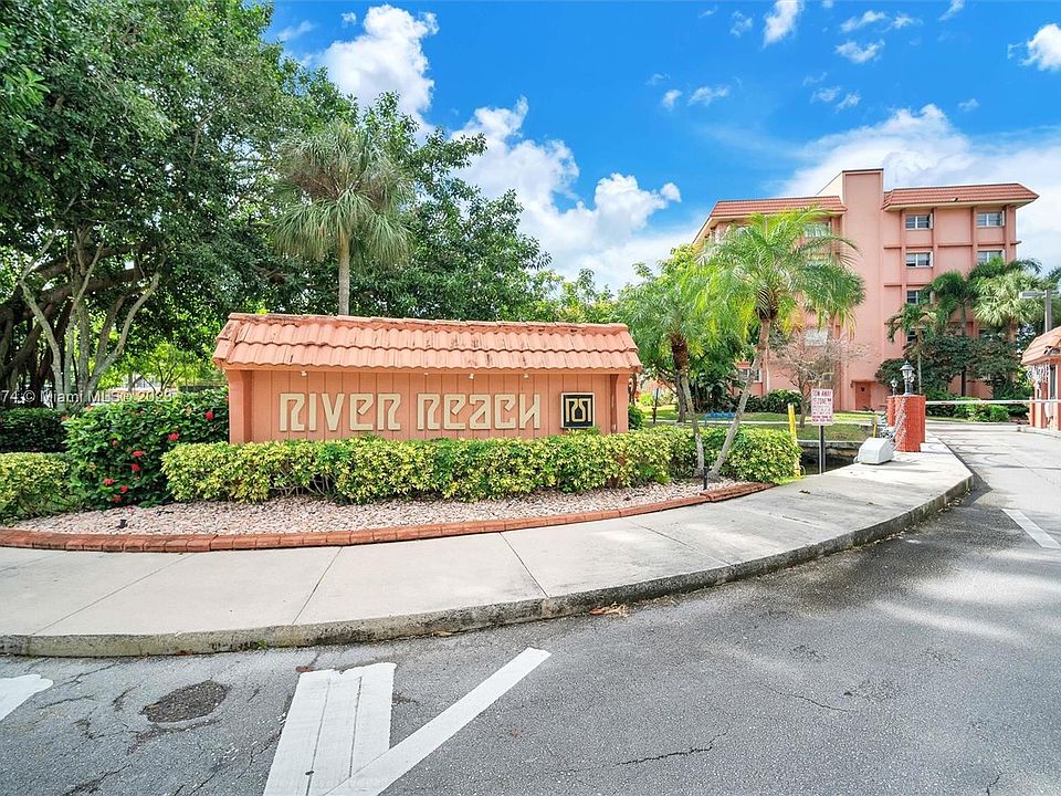 1st image of 1101 River Reach Dr APT 318