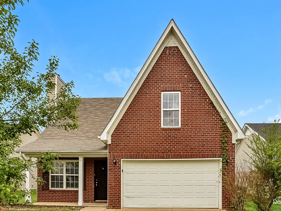 3015 Deer Trail Dr