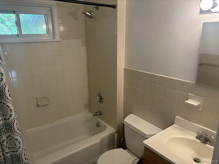 48 Ferris Pl — Photo 12