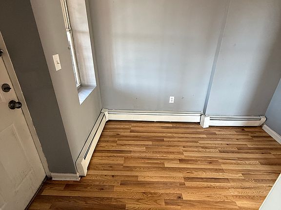4th image of 61 Bedford St #C