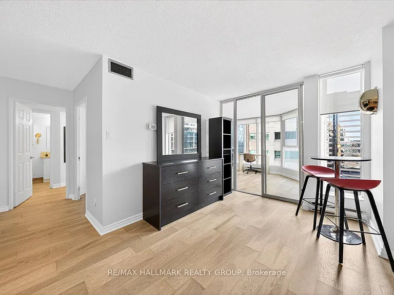 55 Centre Ave #1506 — Photo 12