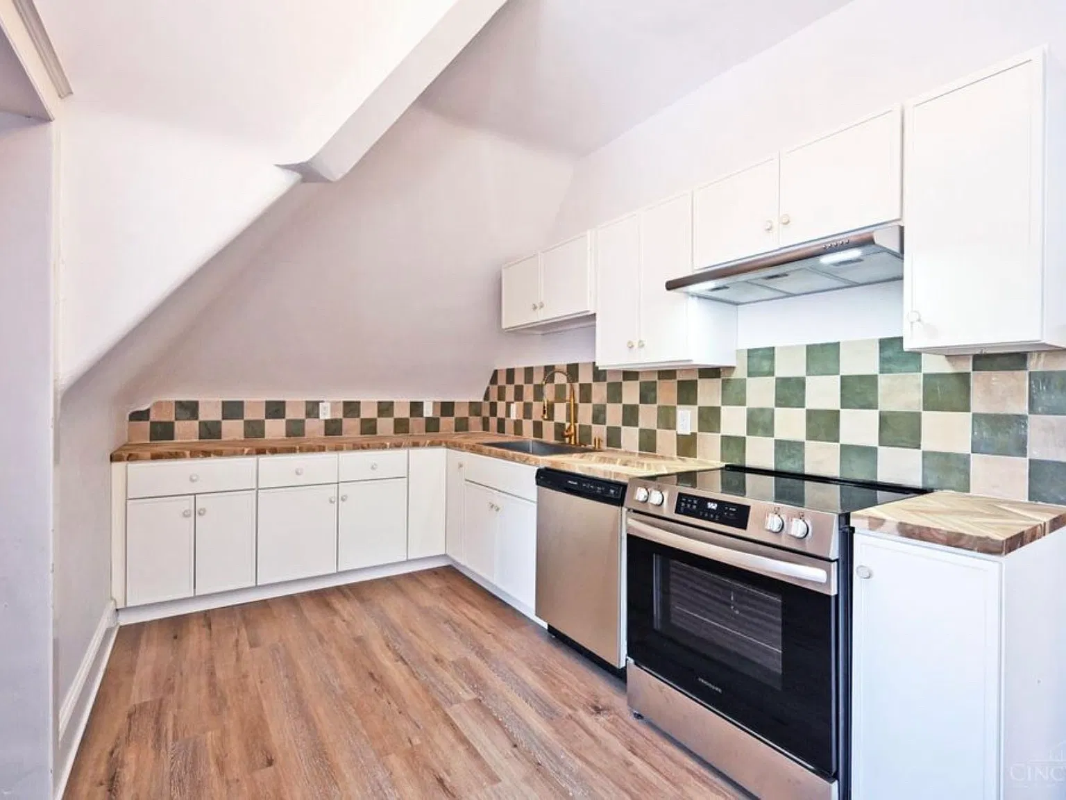 2 bed, 650 sqft, $1,549 — Photo 1