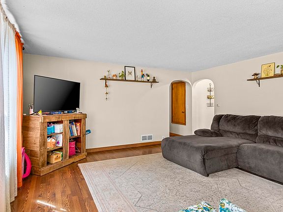 3rd image of 5861 Gleaner Hall Rd