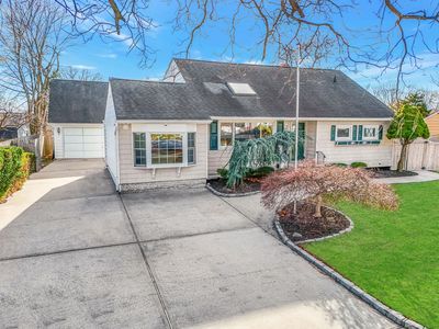46 Arthur Street, Brentwood, NY, 11717