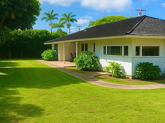 An oasis just a 2-minute walk from gorgeous Kahala Beach and only 10 minutes from the city!