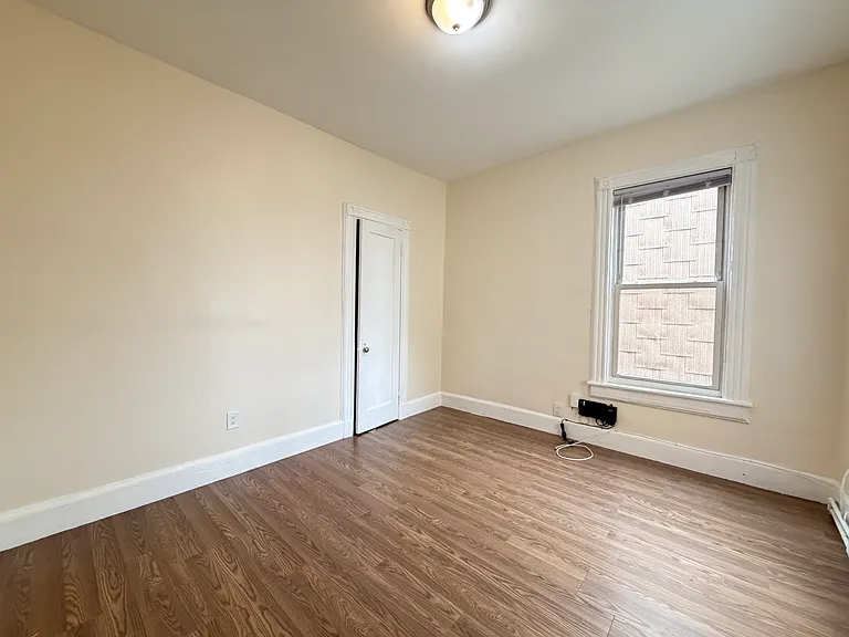 13 Columbia Ave #4 — Photo 2