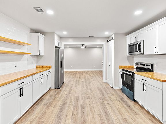 5th image of 838 Ranch Hill Ln