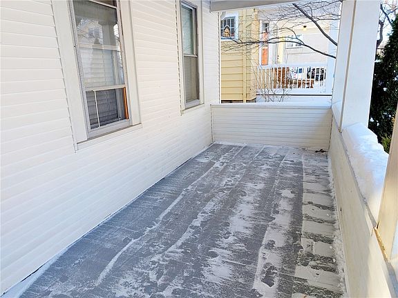 2nd image of 275 Caroline St