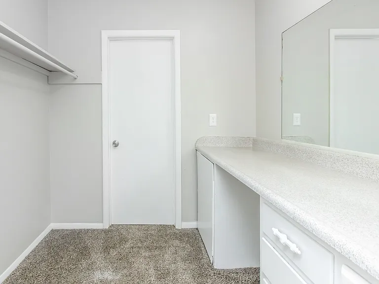 Sandlin Villas Apartments — Photo 22