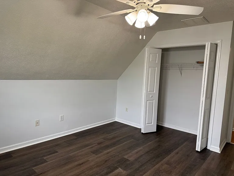 79 Thoroughbred Cir — Photo 20