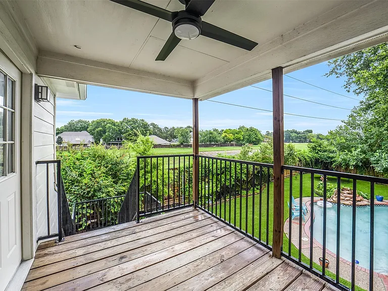 16302 Crossfield Dr — Photo 4