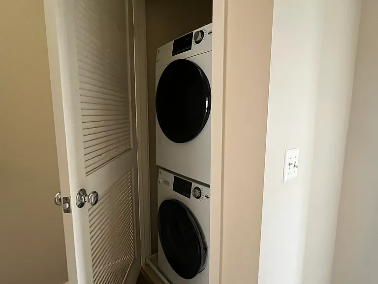 11040 Amherst Ave — Photo 18
