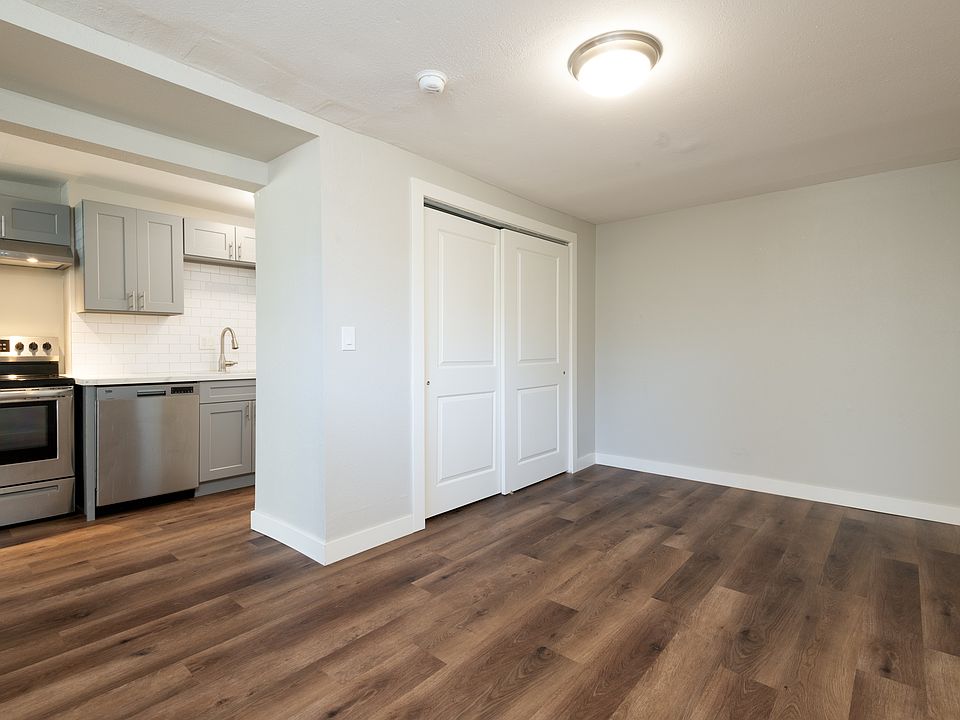1st image of 923 SW Holden St APT 1