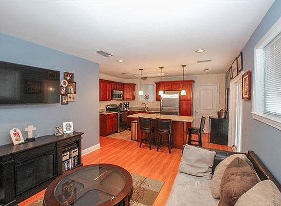 3rd image of 2724 Dolores Dr