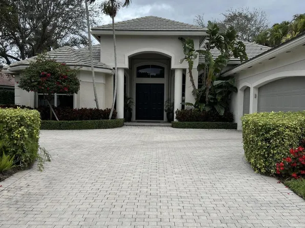 17 Bermuda Lake Dr, Palm Beach Gardens, FL 33418