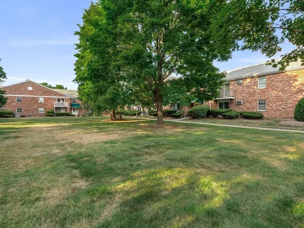 56 Townsend St APT C23, Abington, MA 02351