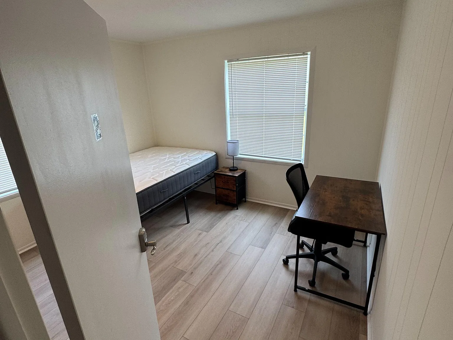 4 bed, 2.0 bath, 1632 sqft, $1,044 — Photo 1