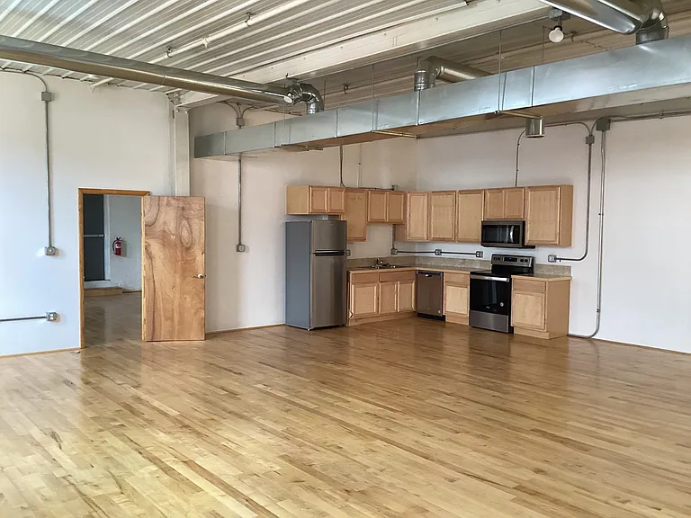 301 Henderson Ave — Photo 2
