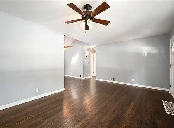 5th image of 5908 Raytown Rd