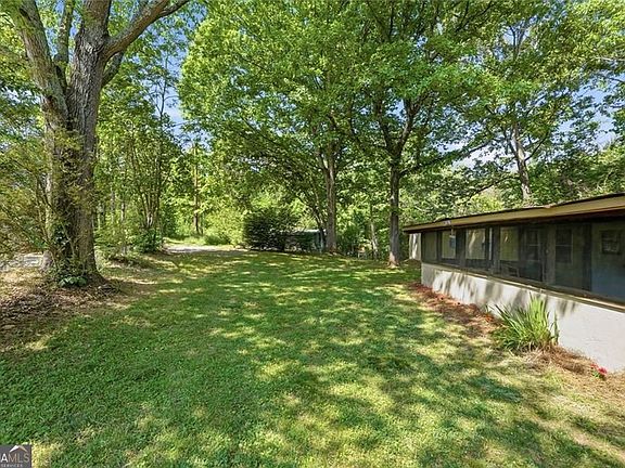 4th image of 114 Oak Crest Cir