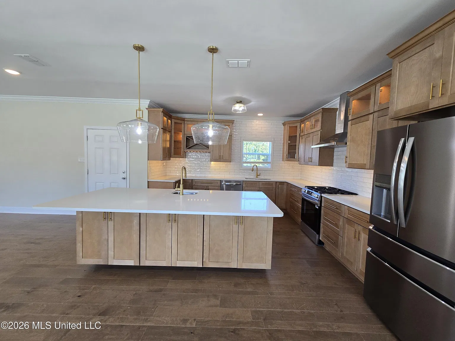 4 bed, 3.5 bath, 2440 sqft, $2,800 — Photo 4