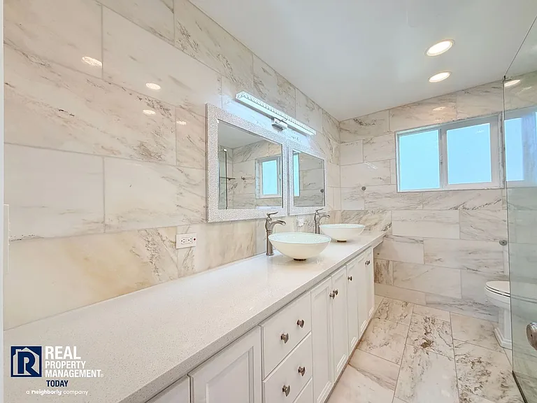 1726 N Jackson Ave — Photo 24