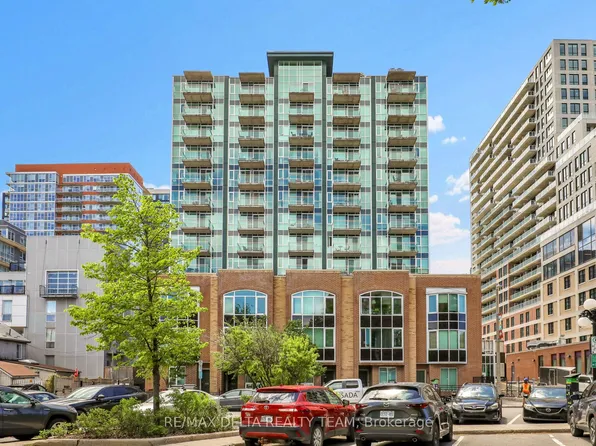 134 York St #205, Ottawa, ON K1N 1K8