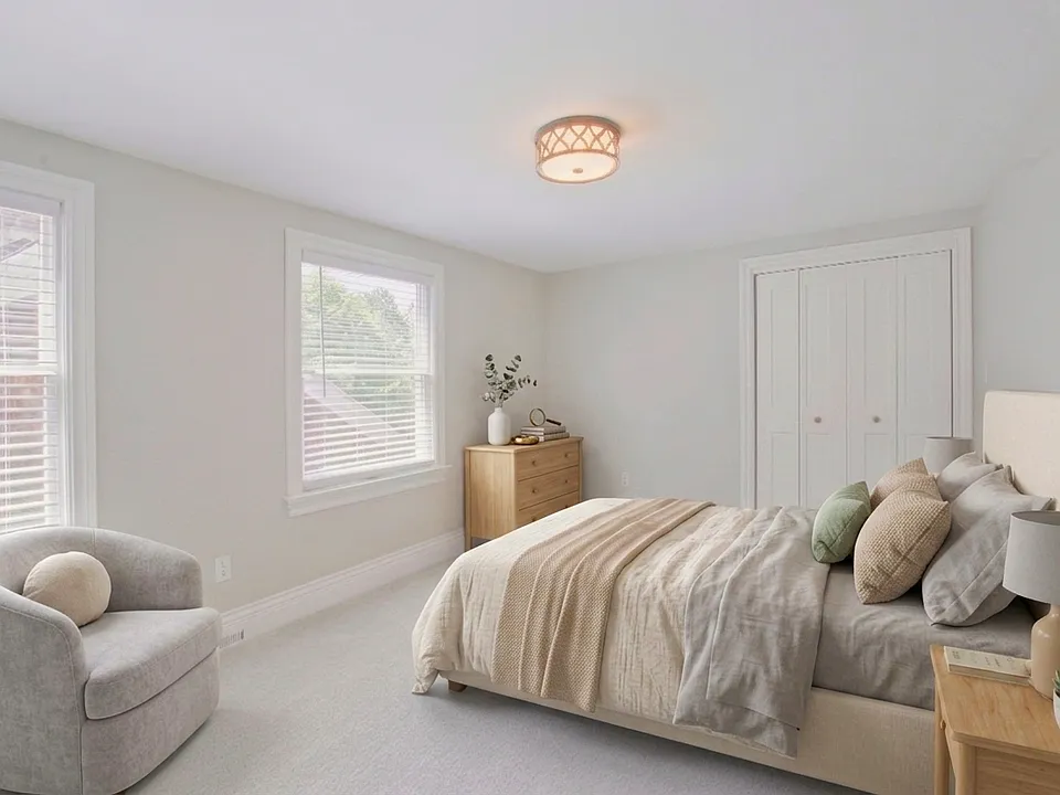 Note: Unit is unfurnished. Space is virtually furnished for staging purposes.