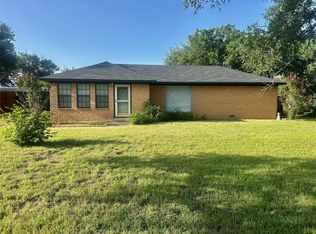 1121 E Coke St, Hamilton, TX 76531