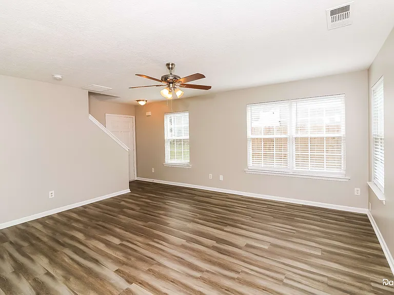 127 Silver Fox Trl — Photo 9