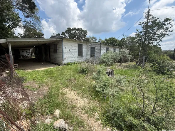 148 Legion Dr, Lakehills, TX 78063