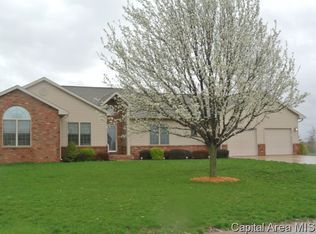 21 Drake Rd, Jacksonville, IL 62650