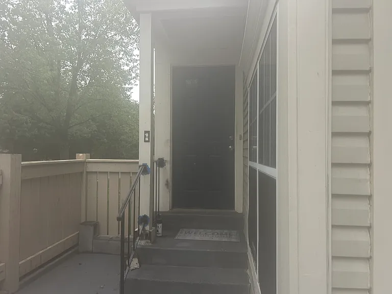 8800 Sturbridge Pl — Photo 2
